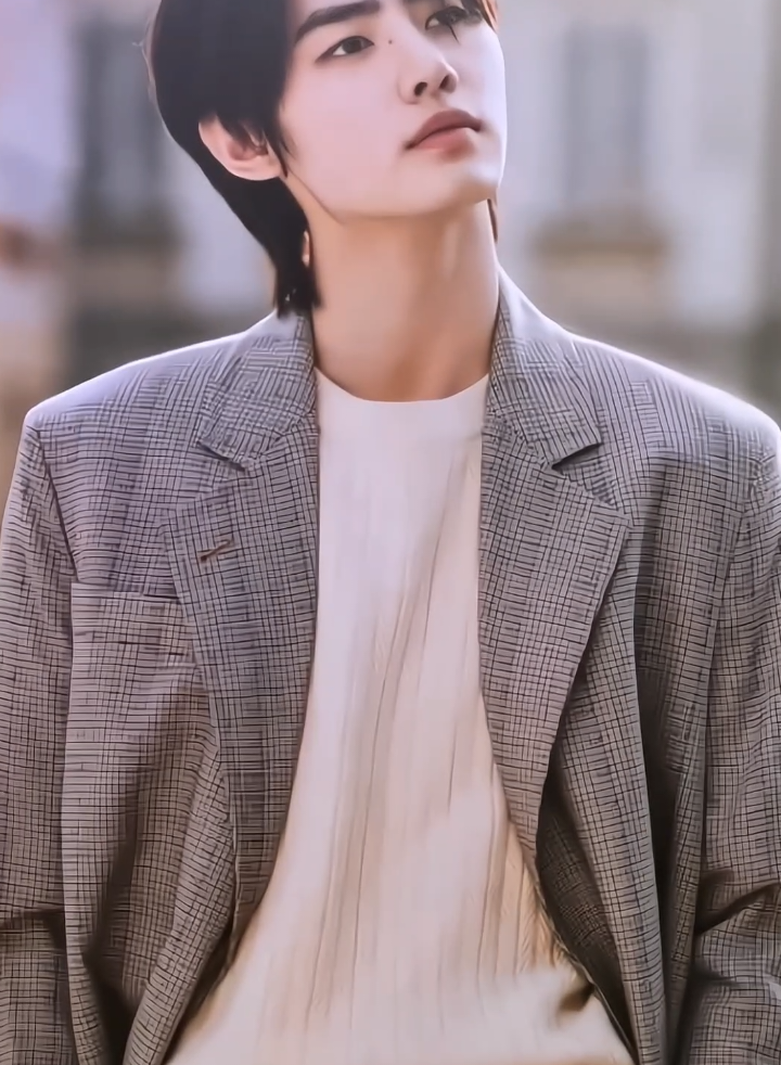 why is this too beautiful  #sunghoon 