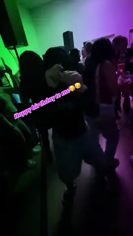 Happy birthday to me🥳 #happybrithday #tome #felizcunpleaños🎂🎁🎊🎉 #paratodosdetiktok♡ 