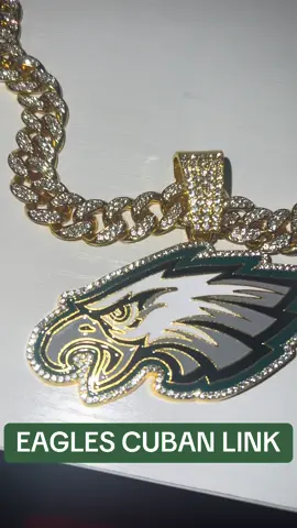 Where the Eagles fans at!!! Get your Eagles Chain here!!! #eagles #eaglesfootball #eaglesnation #nfl #flyeaglesfly 