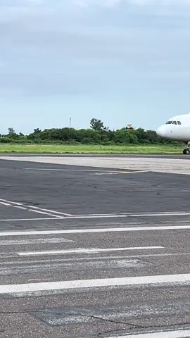 Calle de rodaje Airbus a320ceo #flypシ🤗❤️🙏 #tiktokparati #spotter #aviacioncomercial #airport 