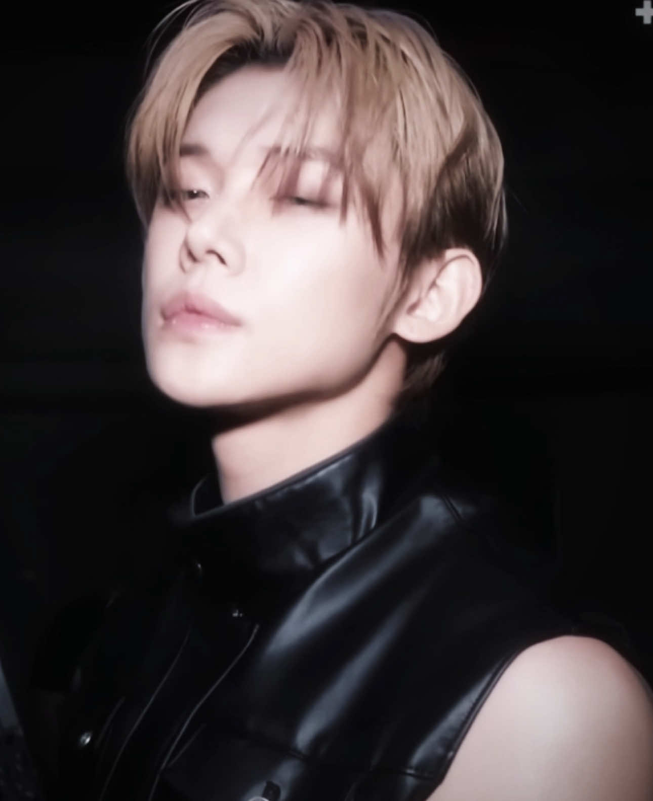 the Gorgeous man you see twenty five seconds before your alarm rings😔 #yeonjun #txt  @zzn @miles 🐰 @syd!☆ @🥚 @dina ⁵⁵ @Nova  OOOOKAY SO ANOTHER EDIT. I know this is gonna flop because i tried to repost my last edit earlier and then it uploaded twice so i deleted the two and now i think tiktok thinks im a bot and this is not gonna get views 😔 whatever though if you are seeing this thank you for watching please like and subscribe