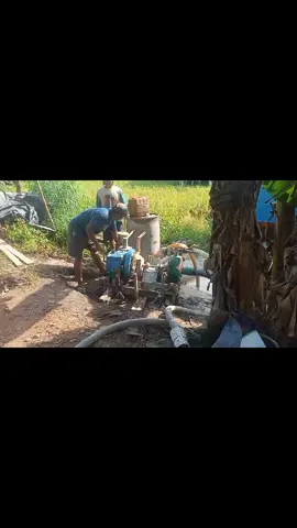 Kalo disana berisik, berarti disini menarik. Engkol Terus 😅😂😂