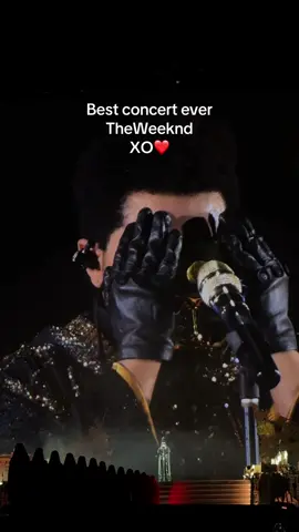 Got to see my favorite artist of all time @The Weeknd and ofc he touched my hand 😩#fyp #theweeknd #concerts 