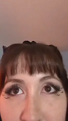I haven't worn egl in a long time and forgot you get a lot of... looks 😂 yes, I dressed up in full gothic Lolita fashion just to sit in a dark theater (and watch kpop demon hunters) #kpopdemonhunters #gothiclolitafashion #jfashion 