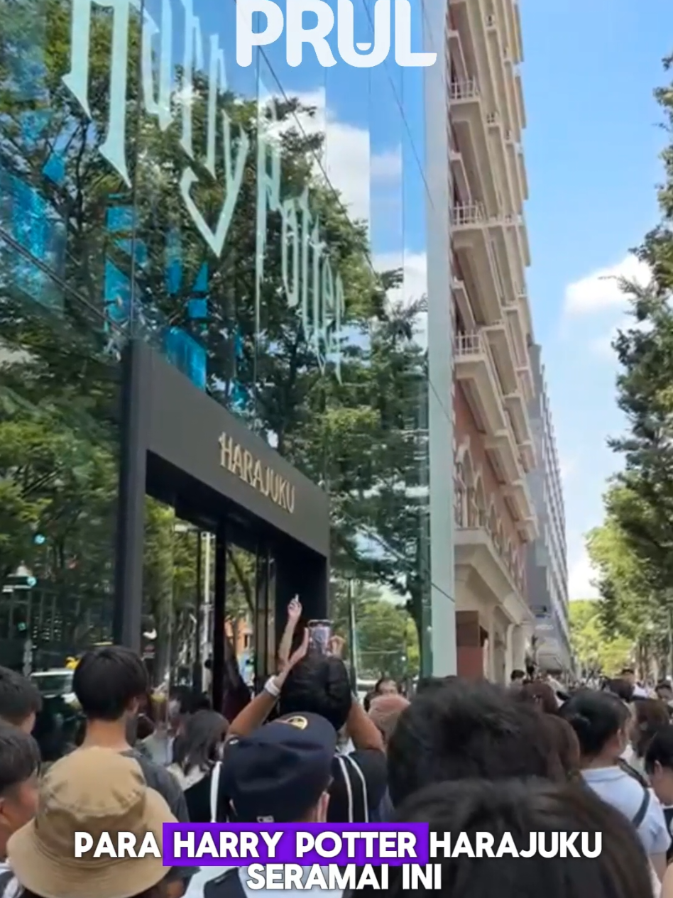 Kita akan liveshopping di Harry Potter store Harajuku 🪄 Barangnya langsung diambilin! Stay tuned yaa sore ini 🧙🏻‍♀️ #harrypotter #potterhead #jastipjepang #bestseller 