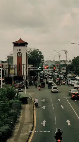 මේ ලෝකෙ තාම ඉන්නවා 