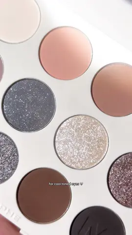 dw, there’s a ChromaPlus palette for every look 👀 Featuring our 12-pan eyeshadow palettes in Electric Currant, Flickering Sands, Rose Frequency, & Moon Stone 🤩 Available now for only $21 USD 🛒 #morpheeyeshadowsremastered 