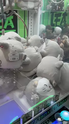 a not so satisfying claw machine video🫣 only took me 6 tries🙂‍↕️