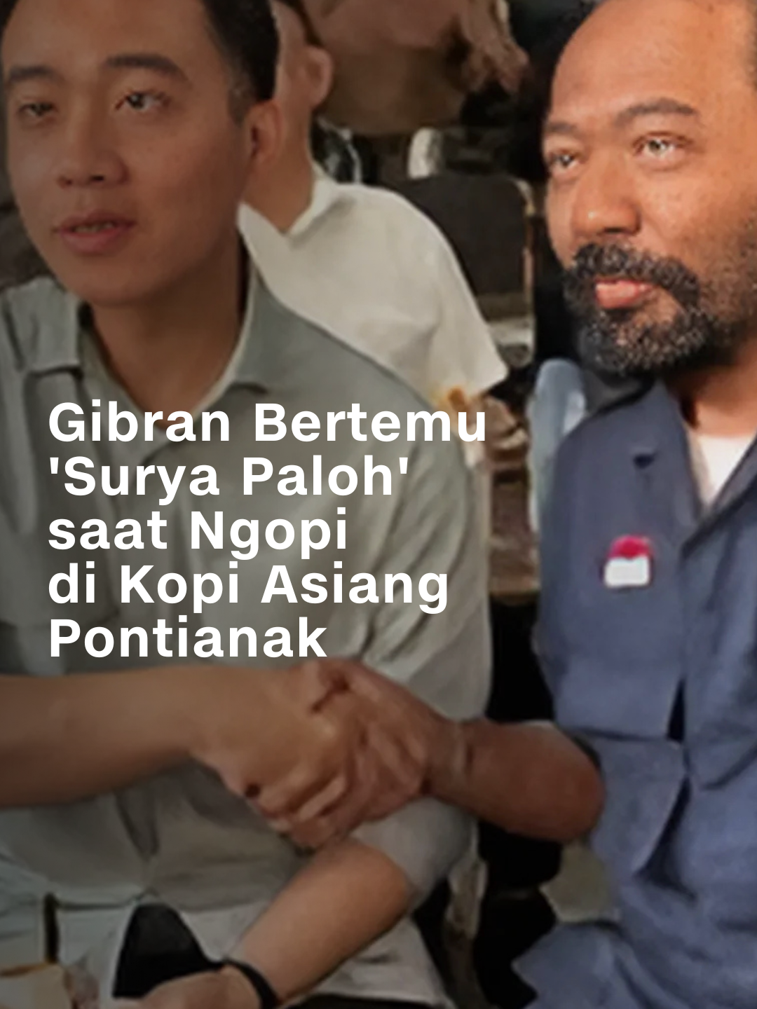 Ada momen menarik di hari kedua kunjungan kerja Wakil Presiden Gibran Rakabuming di Kota Pontianak pada Sabtu pagi. Secara tak sengaja, saat sarapan pagi di sebuah kedai kopi, Gibran bertemu dengan Wahyu yang wajah dan penampilannya mirip dengan Ketua Umum Partai NasDem, Surya Paloh. #cnnindonesia #cnnindonesiacom #suryapaloh #gibranrakabuming
