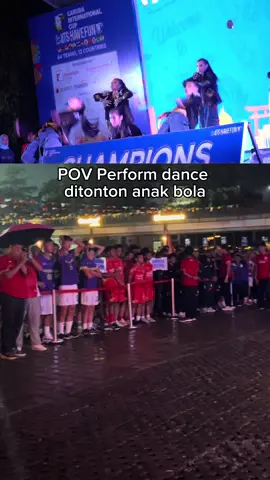 Kira-kira mereka ngomong apa ya? 😂 . @naykillax @Garudacup.id  #dancecompetition #garamdanmadu #mannaqueens