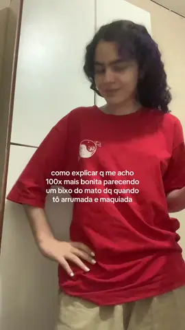 e comendo danone de chocolate 