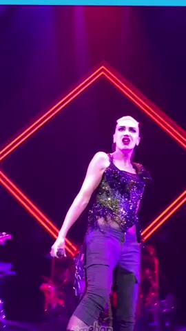 @Gwen Stefani #naughty Aug 2016 #wemissnodoubt #gwenstefani #seattle 