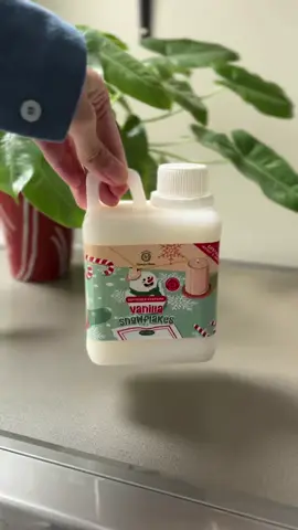 Niat nyuci malah ngiler jadi pengen ice cream 🤣 suka bnget sih ini tahan banget wanginya ga ilang ilang 