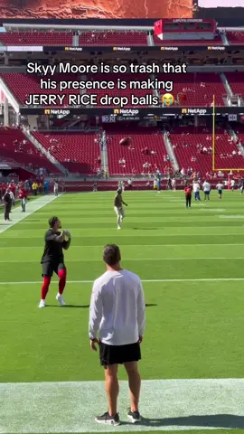 bro genuinely needs to be studied cuz there’s no way bro 😭😭 #49ers #fyp #nfl #skyymoore #jerryrice