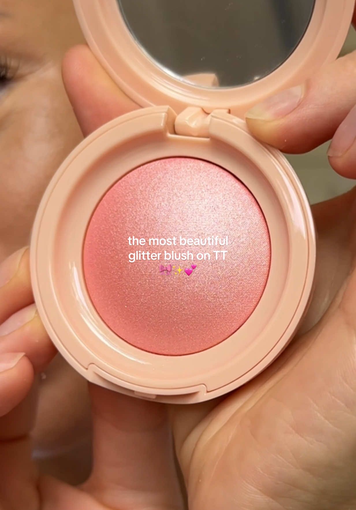 A glitter blush!? Yes please! 💕✨ @PHOFAY Cosmetics #glitterblush #blushes #affordablemakeup #makeupunder10 #phofay 