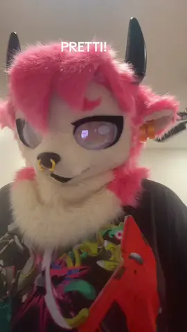 you wouldn’t know how it feel to be me! #rap #fursuit #furry #prettifun #xaviersobased 