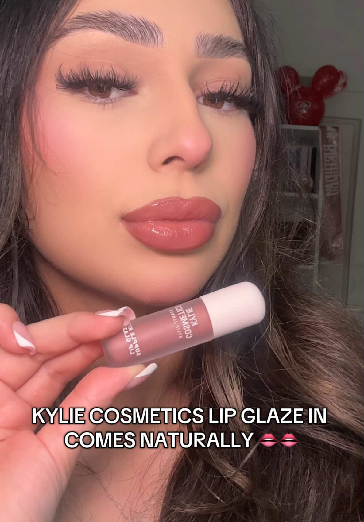 so obsessed 😍 @Kylie Cosmetics #kyliecosmetics #kylielipglaze #fypシ #contentcreator #content 