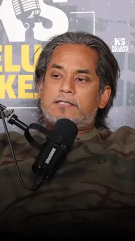 Dalam bulan kemerdekaan ni, rakyat harus lebih berhati-hati bila mengibarkan Jalur Gemilang 🇲🇾. Kesilapan kecil seperti bendera terbalik tak patut dijadikan senjata politik, lebih-lebih lagi bila ia menyentuh simbol kebangsaan kita. Isu patriotisme seharusnya menyatukan, bukan memecahbelahkan. Dengar dan tonton episod 168 #KeluarSekejap di semua platform sekarang.