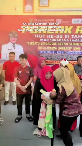 Penyerahan KK, Akta Kelahiran, dan KIA kepada Warga yang Melahirkan Tepat Pada Tanggal 17 Agustus 2025 “Sakai Sambayan Membangun Lampung Timur” #ela #azwar #elaazwar #bupatilampungtimur #lampungtimurmakmur 