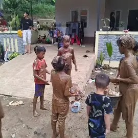 semangat 45 masih ada main panjat pinang