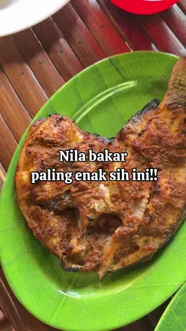 Jujurlyyy ini adalah nila bakar dengan bumbuu yang enakkk bingit, dan bakarnya pas ga gosong tapi matengg. #makan #fypシ゚ #nila #ikanbakar #lampungutarakotabumi 