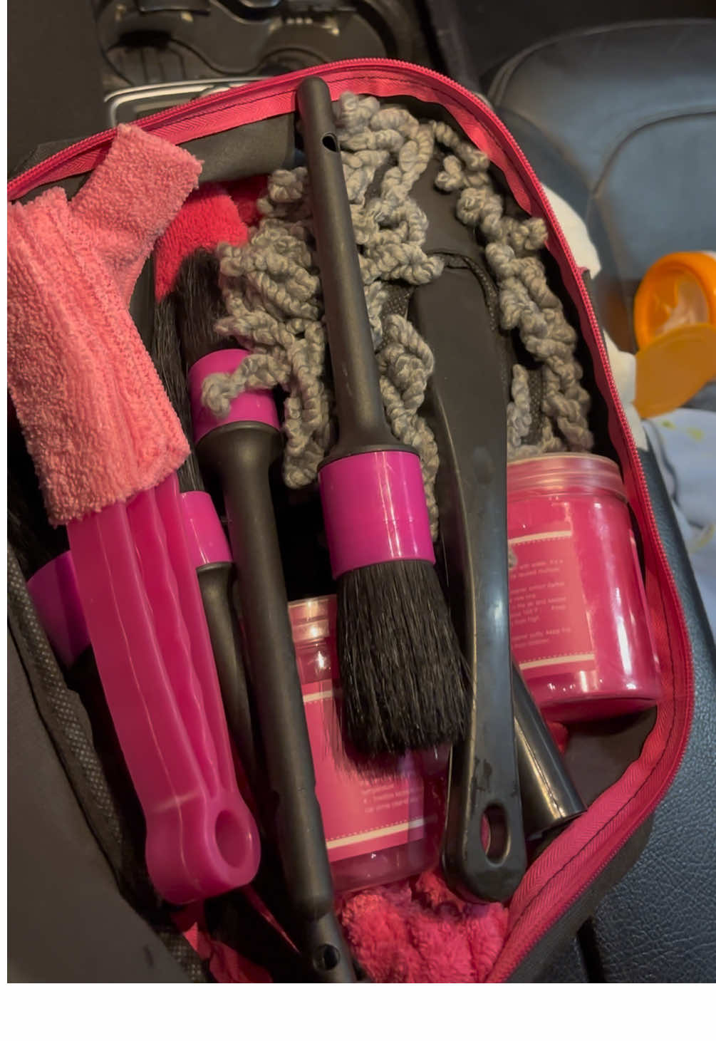 Who else is obsessed with pink… anything? Lol I know I am 😂🩷 #pink #pinklover #carkit #pinkcarkit #carsoftiktok #cleancar #carcleaning #limpiando #limpieza #limpiandoando #mercedes #mercedesbenz 
