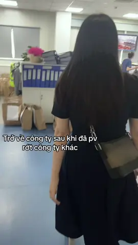 Cảm động khoảnh khắc nhìn lại đồng nghiệp cũ #congso #vanphonggenz #danvanphong #fypage #dilamcogivui 
