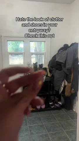 Fits up to men’s size 11! Could go larger if you store them sideways (: #organization #organizedhome #shoestorage #entrywaydecor 