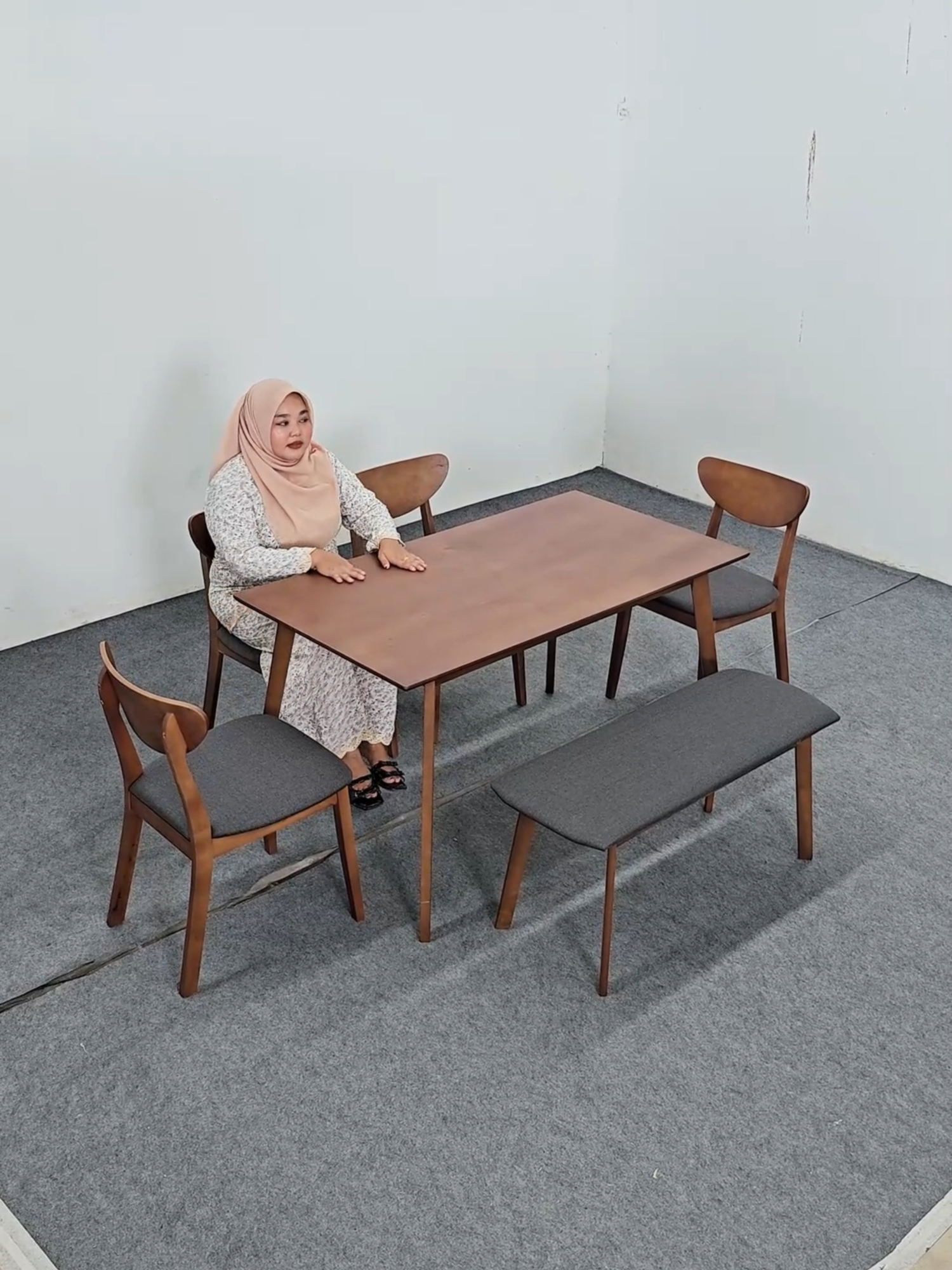 🍽️ Makan bersama lebih selesa dengan Warm Oak Dining Set! . Nikmati pengalaman makan yang lebih nyaman dengan Warm Oak Dining Set: ✅ Material kayu solid – kukuh & tahan lama ✅ Rekaan kerusi ergonomik – selesa duduk lama ✅ Long stool sesuai untuk family & guests ✅ Kusyen lembut untuk keselesaan maksimum  . 💥 Jangan tunggu ruang makan anda nampak tak mesra! 📌 Klik sekarang untuk miliki dining set impian anda! 👇 #WarmOakDiningSet #DiningSetMY #RuangMakanMinimalist #RakDapur #FurnitureMalaysia #KerusiSelesa #DiningRoomStylish #FurnitureTrendMY #DiningSetCantik #HomeDiningMY #RakMakan #RuangMakanModen #HomeFurnitureMY #DiningRoomDesign #DiningSetMurah #OrganizerMY #TikTokMadeMeBuyIt #DiningSetTrending #FurnitureMalaysiaTrend #HomeDiningIdeas