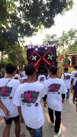 Nekek”gulu jii@SD PRO AUDIO TUBAN OFFICIAL @Owner SDpro Audio @Sdpro Lighting #karnavalsoundsystem#karnval17agustusan #soundsystem #soundjawatimur 
