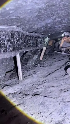 Black diamond mining ⛏️ #blackdiamond #gold #foryou #coalmining #support #viralvideos #mining #black 