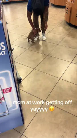 mom at work getting off yayyyy 😊#dogparentsoftiktok #fypシ゚viral #dogsoftiktok 