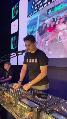 Cinta dari seberang @DJ_4GUNG_4LPINO #djagungalpino #grandmania #granddiscotikbanjarmasin #dj_agung_alpino #pyf 