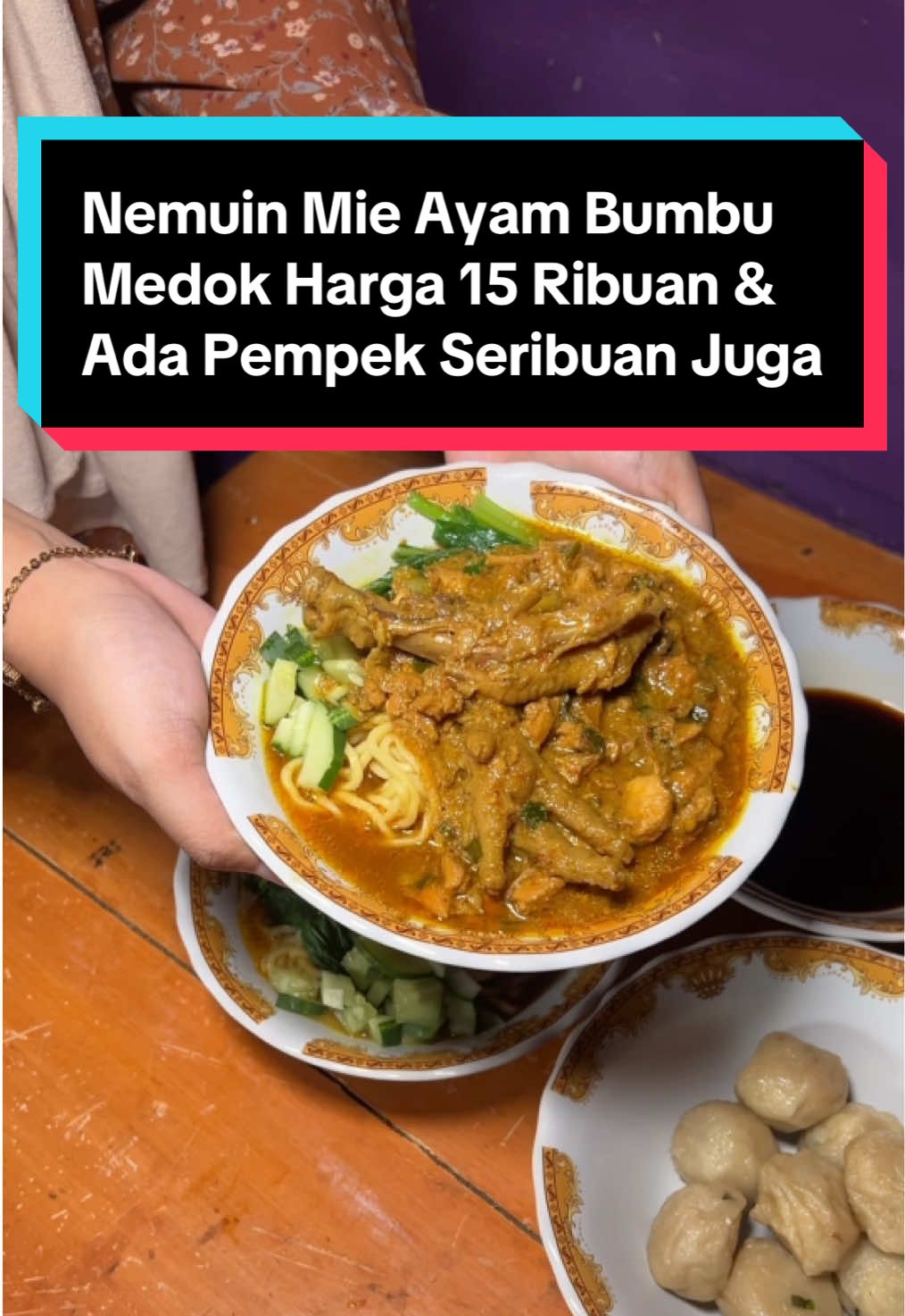 Nemuin Tempat Makan Mie Ayam Semedok Ini Cuma 15 Ribuan Ada Juga Pempek Seribuan Yang Bisa Kalian Cobain 😍 📍Samping Masjid Ad-Du’ a Jalur Dua Way Halim Bandarlampung  #rekomendasikulinerlampung #mieayam  #pempek #kulinerlampung #hobbyjajanid_ 