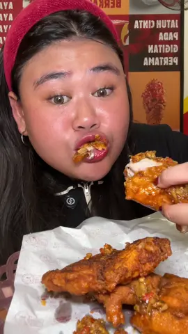 Ayamnya besar tapi harganya murah may fav yg ayam merahnya juicy powlll #lebihbesarlebihkenyang #ayammerahoriginalabb @Ayam Bersih Berkah 