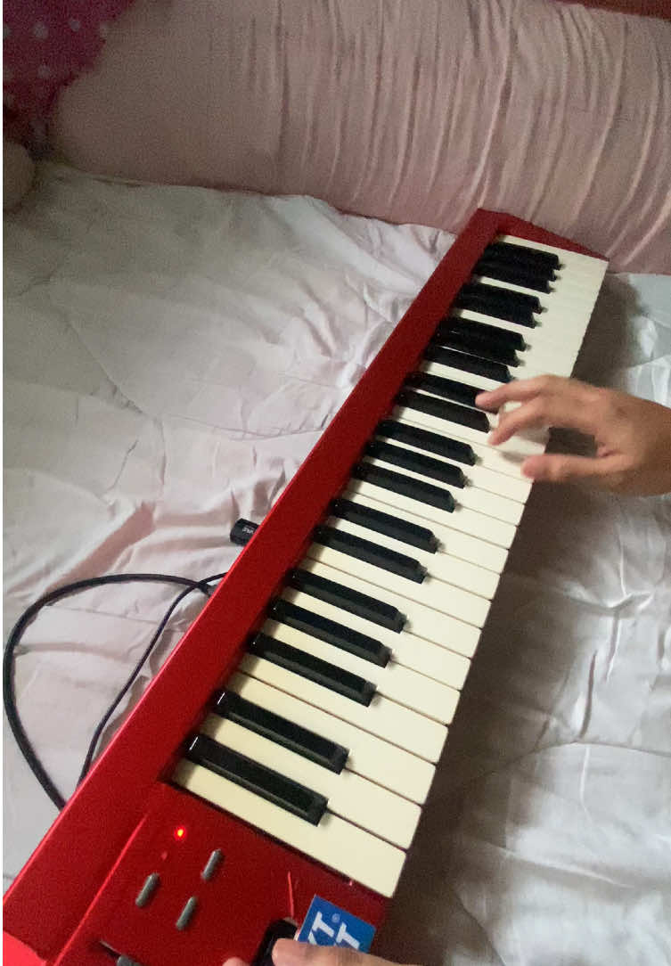 KEYTAR? #keytar #sk7 #mvave #guitar #fyp 