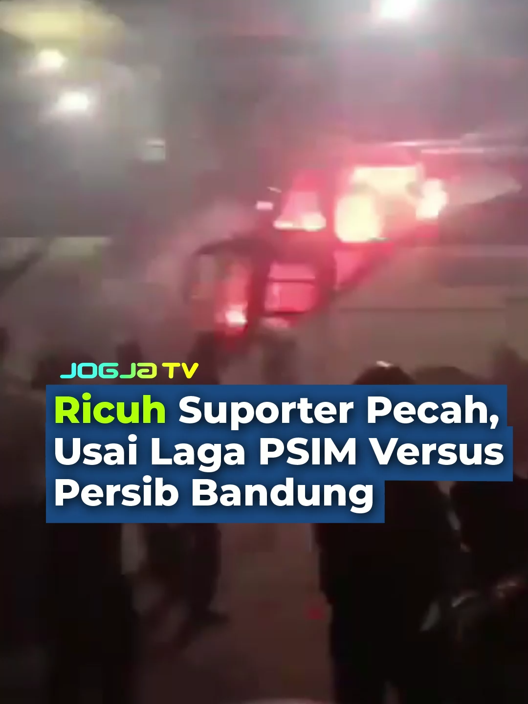 Kerusuhan suporter dikabarkan pecah pasca laga PSIM Yogyakarta kontra Persib Bandung di Stadion Sultan Agung (SSA), Bantul, Minggu (24/8/2025) malam. Pertandingan pekan ketiga super league 2025/2026 itu berakhir imbang 1-1, namun situasi di luar lapangan justru memanas. #jogjatv #seputarjogja #beritabantul #yogyakarta #psimyogyakarta #persibbandung