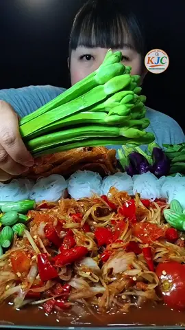 Cùng chị đẹp Thái Lan mukbang gỏi cua đồng siêu cay hấp dẫn phần 2 #lienminhquoctekjc #xuhuong #fyp #trending #viral #kjcnghienmukbang #mukbang #mukbangthailand #anngon #ancungtiktok #asmr #xuhuongtiktok