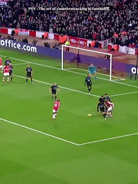 The art of counterattacking in football 🐐 #football #soccertiktok #counterattack #viral #fypシ゚viral 