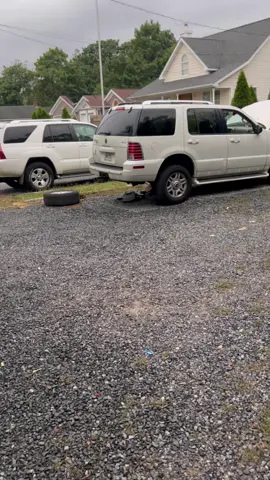 2004 Mercury Mountaineer. #mechanicsoftiktok #rust #fypシ #viralvideo #automotive @mr_mastertech @checkenginechuck @TheBMWDoctor @3TsMobileMechanic @mobile_mechanic_mike @Mike Foster @DiagBeast @NEW AGE MOBILE MECHANIC LLC @Nick's BMW Service @ChristopherCharles @brianrozek 