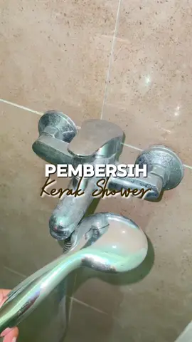 Hampir menyerah ngurusin kerak di shower kamar mandi 😭😭 #pembersihkerak #showerkamarmandi #kamarmandiminimalis #kerak 