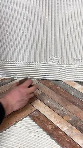 Comment poser du carrelage chevron!!#DIY #homedecoration #interiordesign #inspiration #tiling 