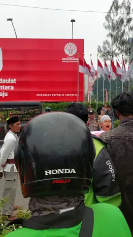 Aamiin Kepiting kepiting oeeeee #dpr #25agustus #indonesia 
