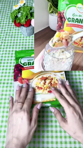 Ê ngon thiệt nha, Mua ăn đi mấy bà. Granola nhà Giọt Nắng nhiều hạt với trái cây sấy lắm á #granola #hatdinhduong #traicaysay #anuonghealthy #healthy  @Tạp hóa Thị Lành 