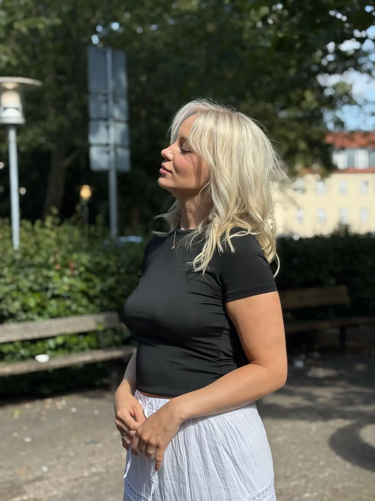 Fineste @Fie Rose💍🕊️Konfi & bryllup har været forbi @andreas.nhc og fået en flotteste, kolde farve, samt en klipning 😍✂️ #nordichairconcept #hairdresser #icyblonde #brightblonde #blondehair 