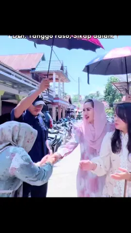 Selamat untuk adinda kamzar yg tlah menghantarkan ananda berdua. “Selamat menempuh hidup baru! Semoga pernikahan kalian menjadi awal dari perjalanan yang penuh berkah dan kebahagiaan, menjadikan kalian pasangan yang sakinah, mawaddah, warahmah.