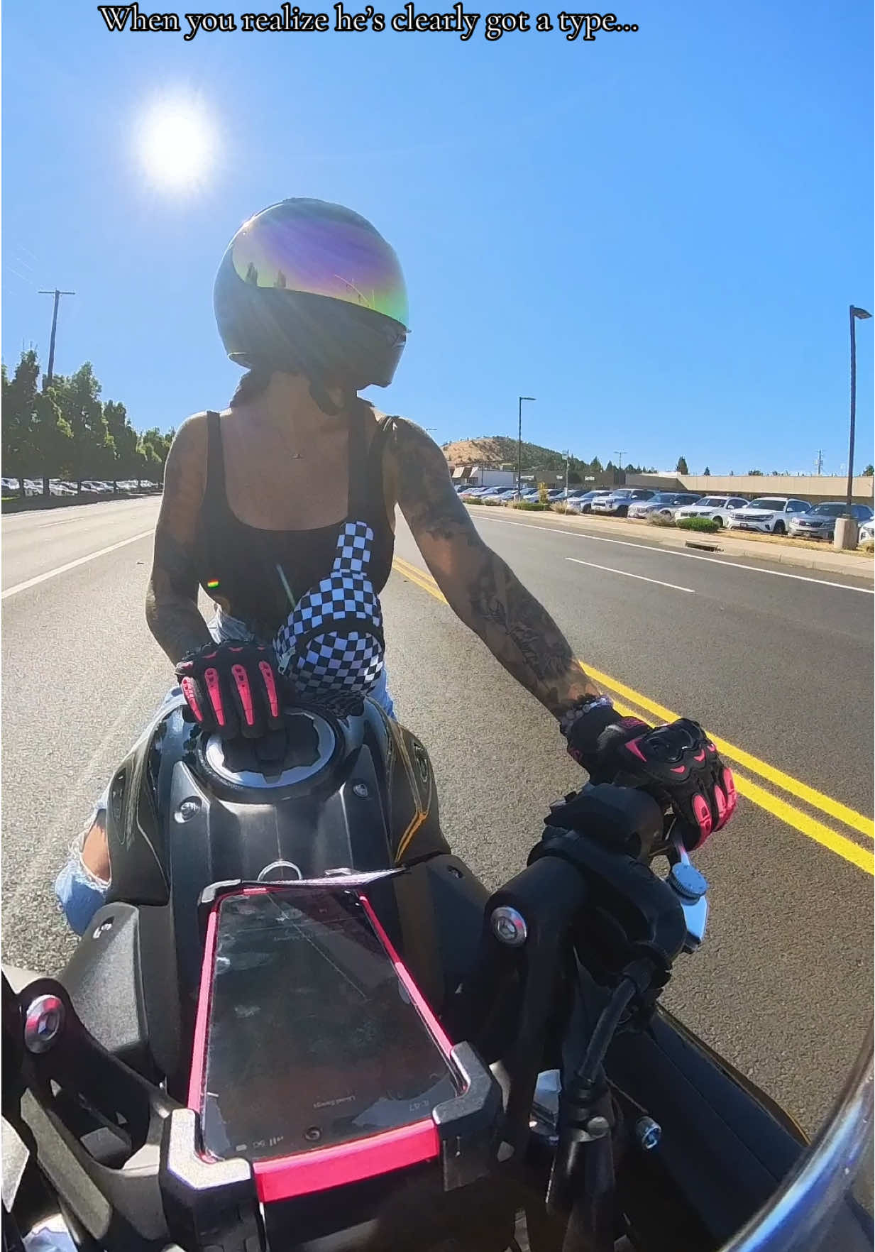 💀🩷🤷🏻‍♀️  #kawasaki #girlswhoride #gymgirl #trending #tiktoker 