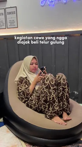 beli telur gulung gak diajak mending beli sofa angin💃🏻  #beanbag #sofaangin #telurgulung #4u #fyp 