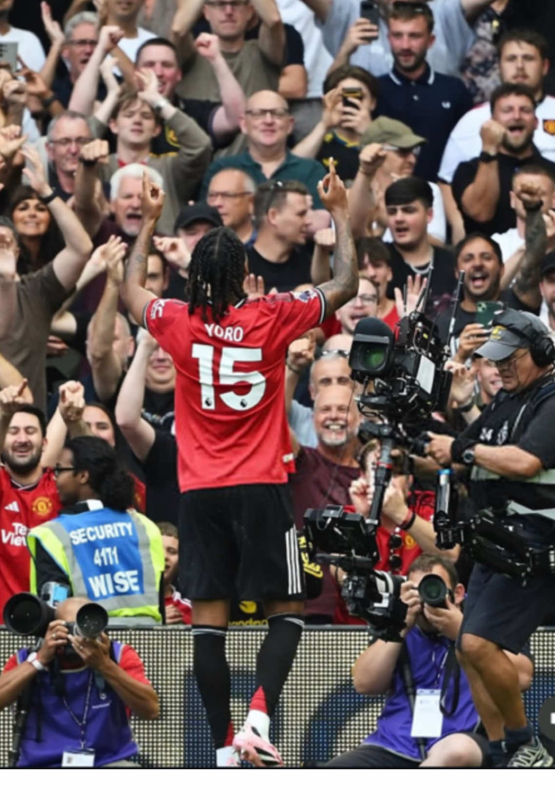 Yoro best moment in the match against Fulham 🔥 #yoro #goals #manchesterunited #fulham #epl 