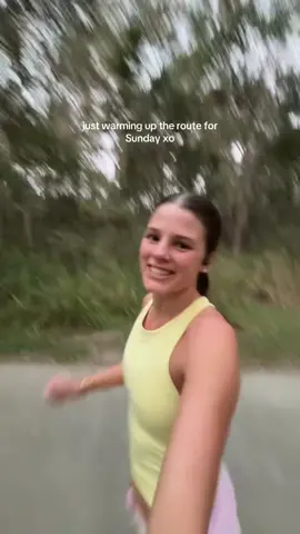 can you tell I’m excited? #runclub #easyrun 